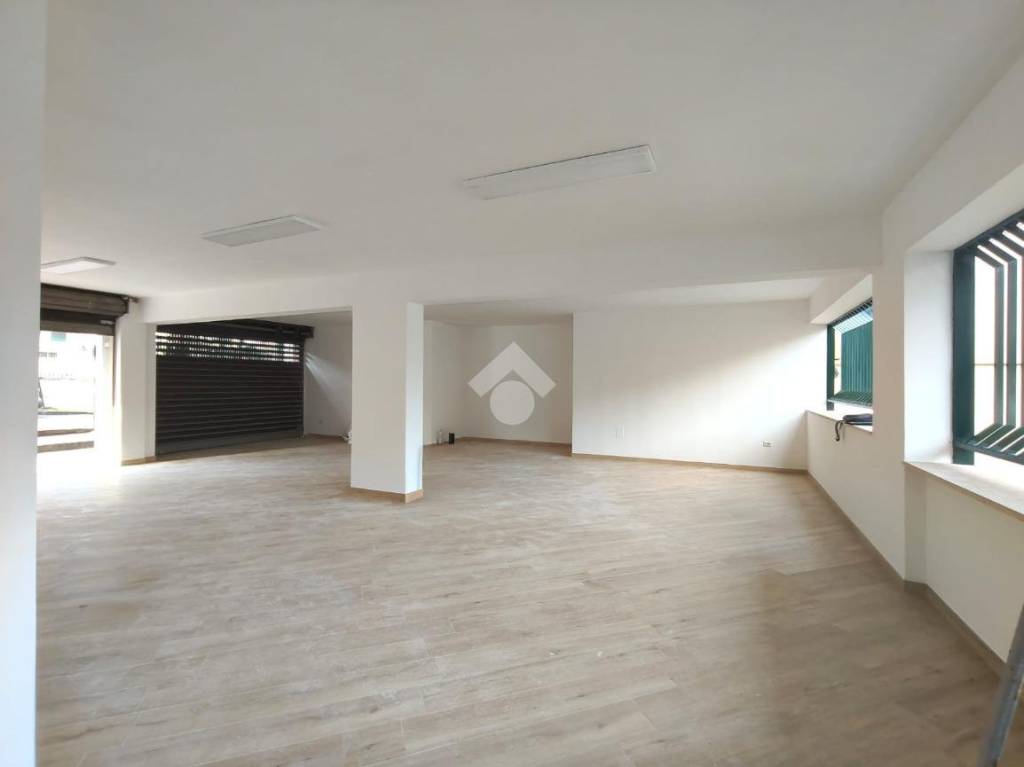 negozio in affitto a Sant'Anastasia