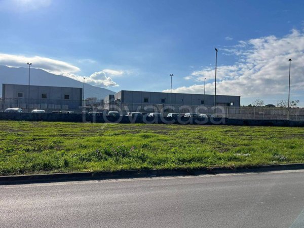 locale commerciale in affitto a Sant'Anastasia