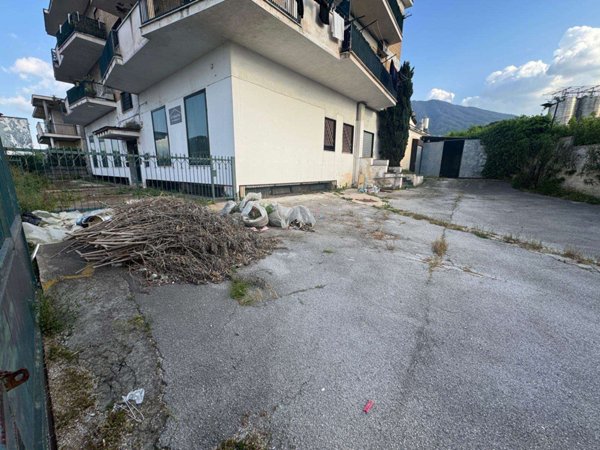 negozio in affitto a Sant'Anastasia