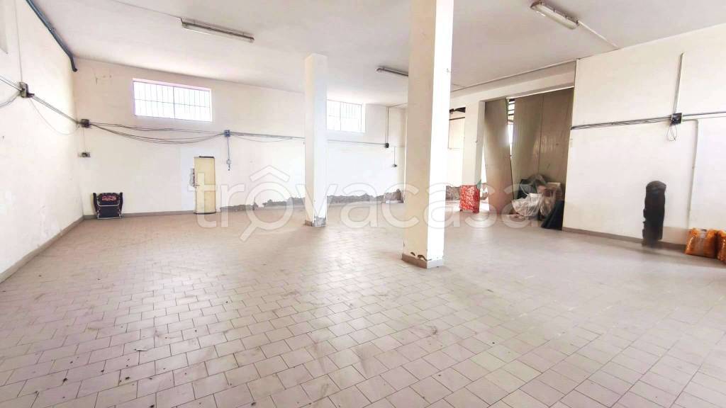 locale commerciale in affitto a Sant'Anastasia