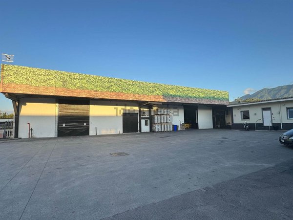 locale commerciale in affitto a Sant'Anastasia