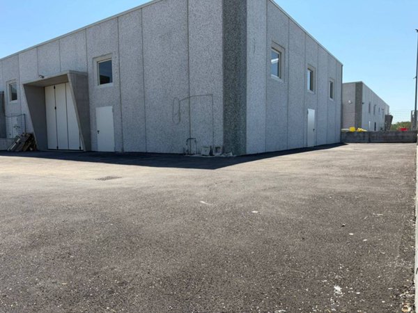 locale commerciale in affitto a Sant'Anastasia