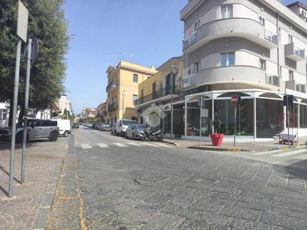 negozio in affitto a Sant'Anastasia