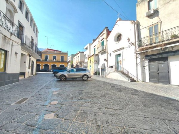 negozio in affitto a Sant'Anastasia