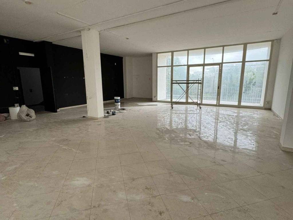 locale commerciale in affitto a Sant'Antimo