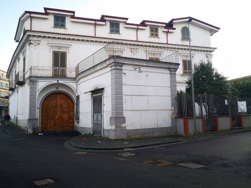 negozio in affitto a Sant'Antimo