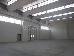 locale commerciale in affitto a Sant'Antimo