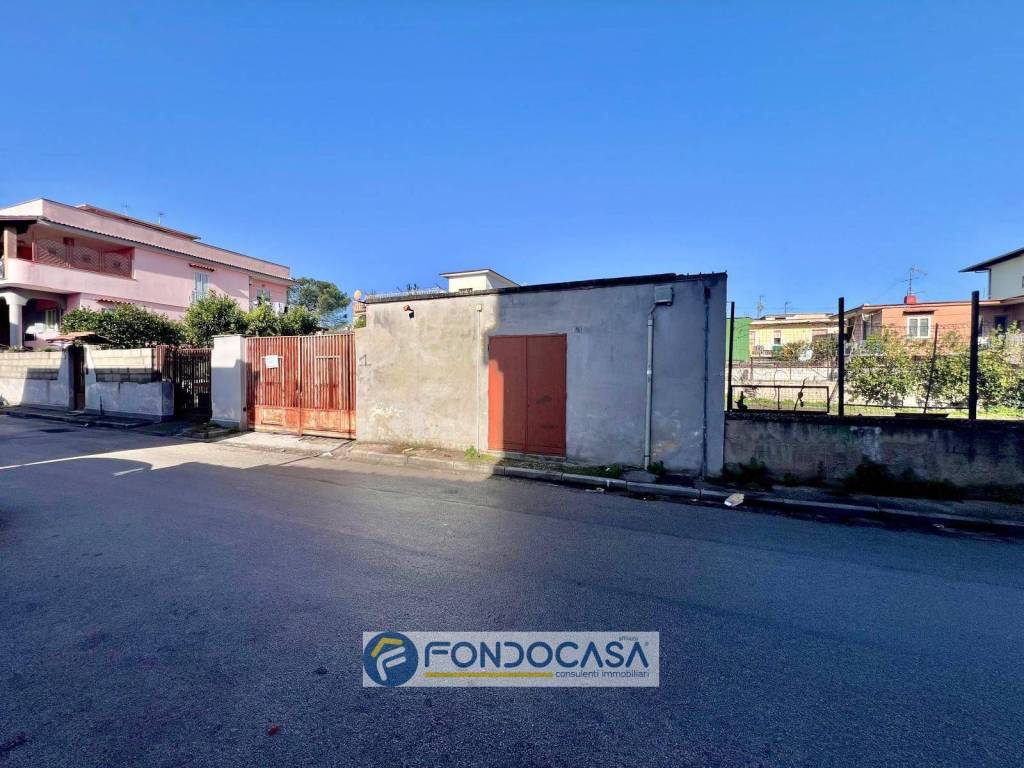 locale commerciale in affitto a Sant'Antimo