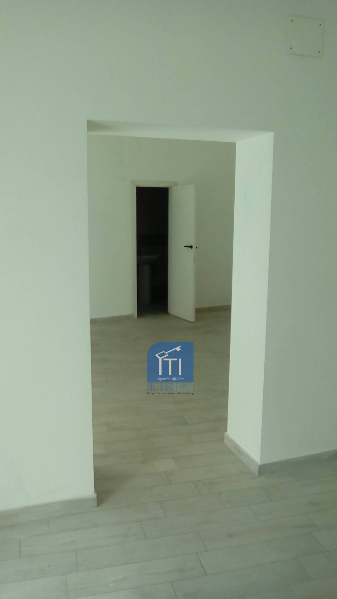 locale commerciale in affitto a Sant'Antimo