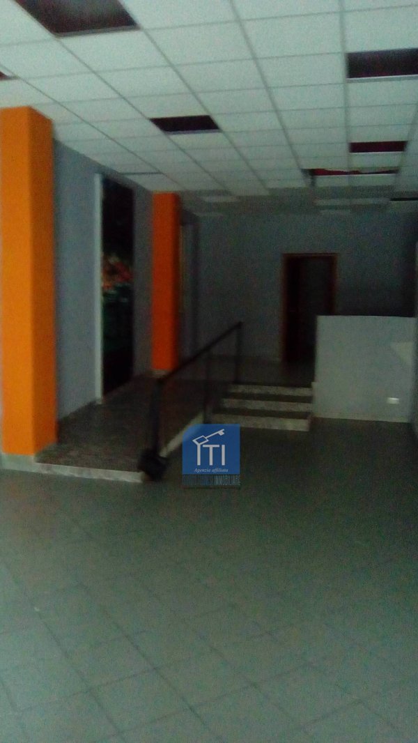locale commerciale in affitto a Sant'Antimo
