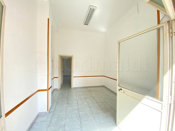 locale commerciale in affitto a Sant'Antimo