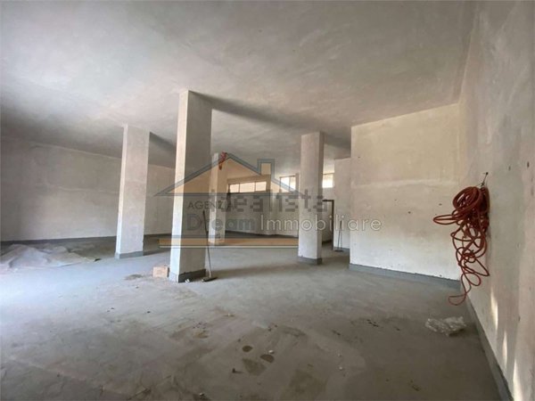 locale commerciale in affitto a Sant'Antimo