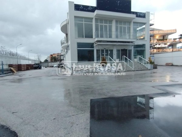 locale commerciale in affitto a Sant'Antimo