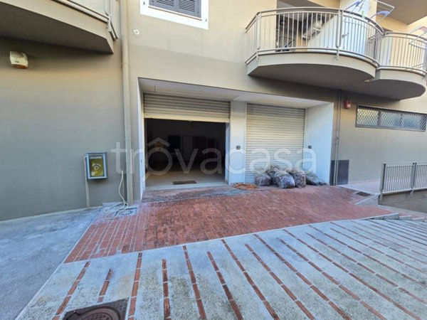 negozio in affitto a Sant'Antimo