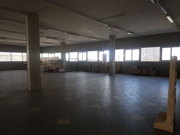 locale commerciale in affitto a Sant'Antimo