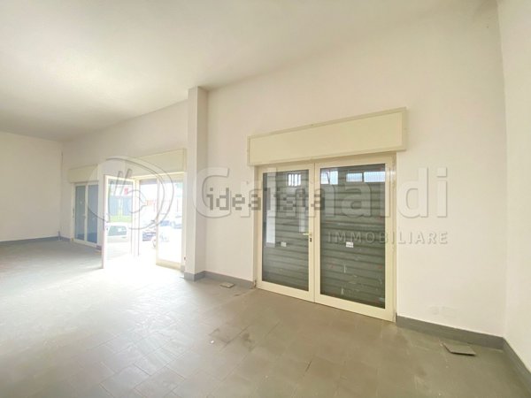 locale commerciale in affitto a Sant'Antimo