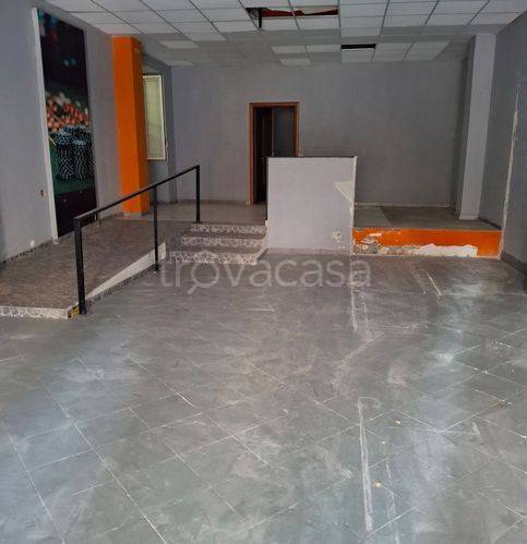 negozio in affitto a Sant'Antimo