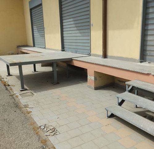 negozio in affitto a Sant'Antimo