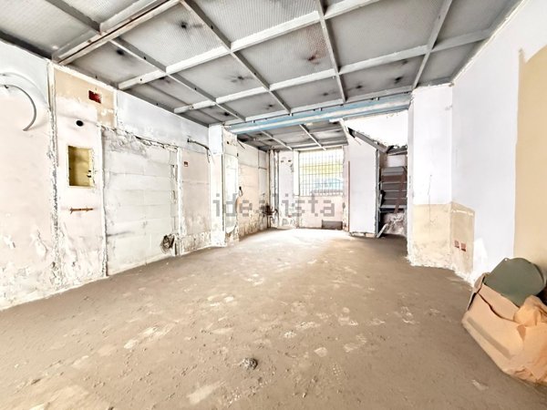 locale commerciale in affitto a Sant'Antimo