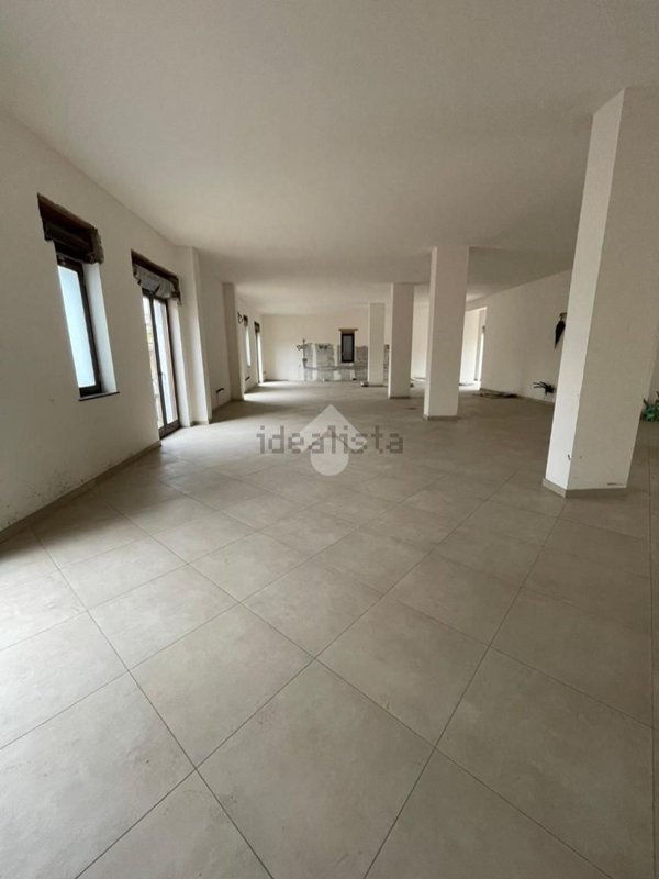 locale commerciale in affitto a Sant'Antimo