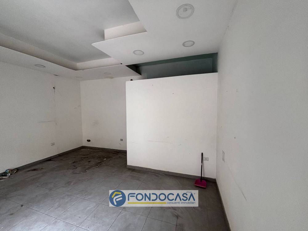 negozio in affitto a Sant'Antimo