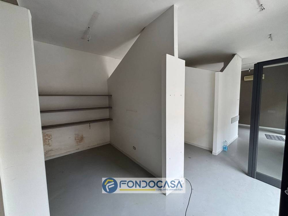 negozio in affitto a Sant'Antimo