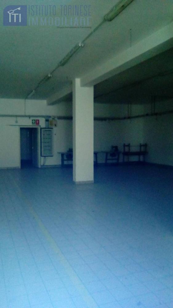 locale commerciale in affitto a Sant'Antimo