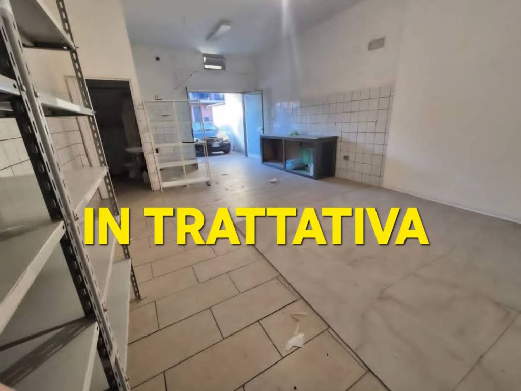 negozio in affitto a Sant'Antonio Abate