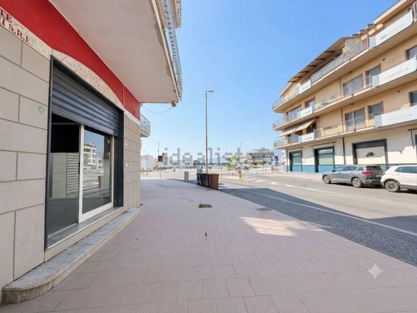 locale commerciale in affitto a San Vitaliano