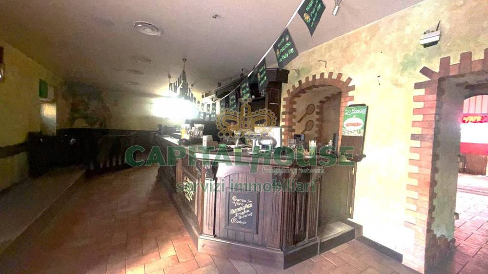 locale commerciale in affitto a Saviano