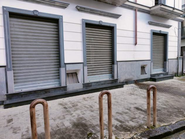 negozio in affitto a Saviano