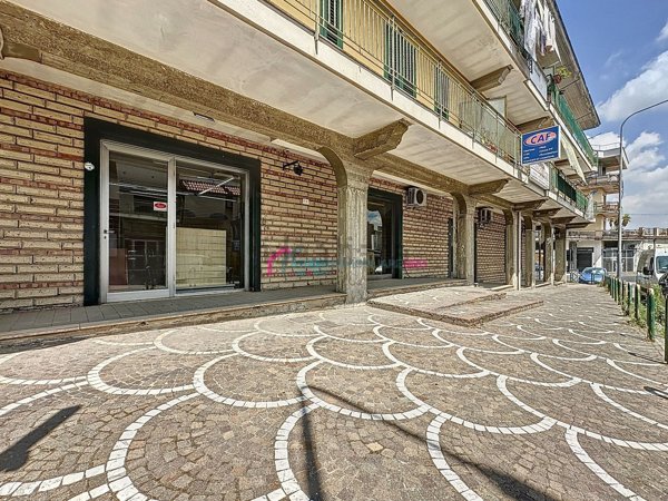 locale commerciale in affitto a Saviano