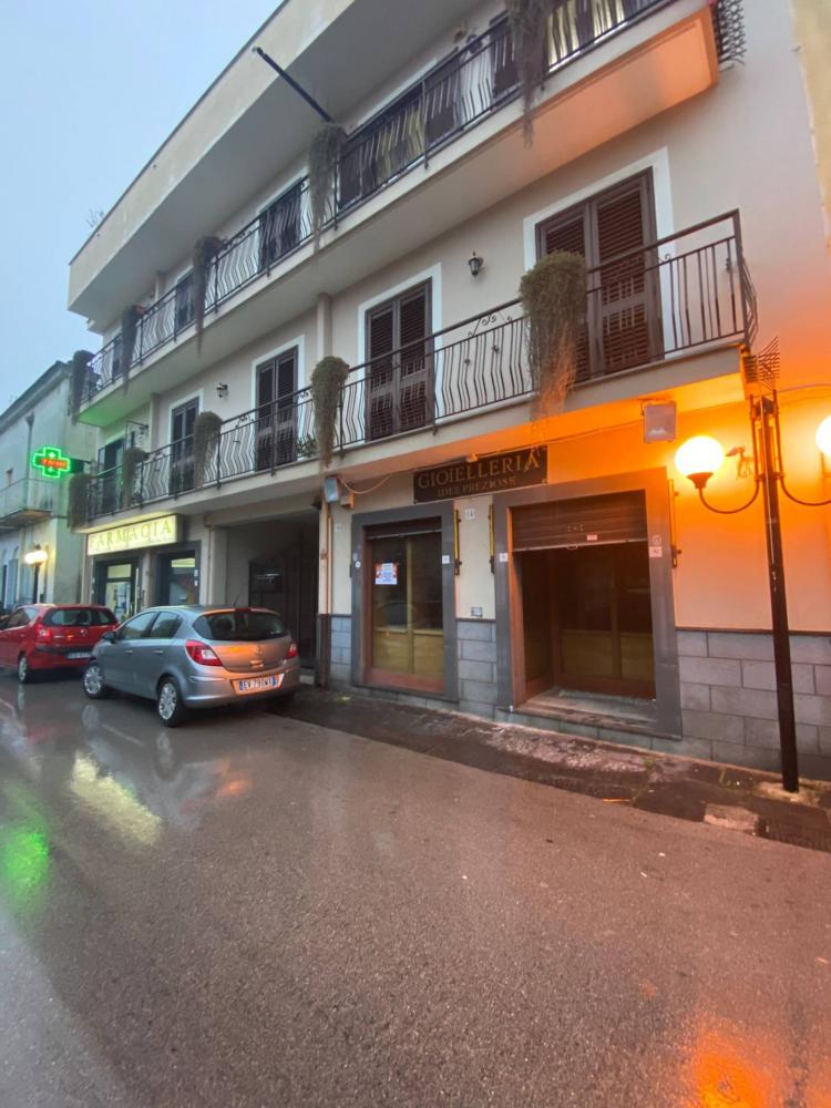 locale commerciale in affitto a Saviano