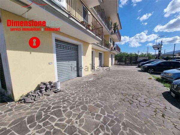 locale commerciale in affitto a Saviano