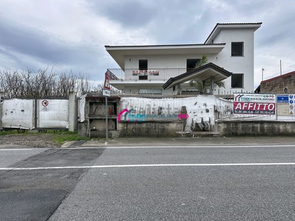 locale commerciale in affitto a Saviano