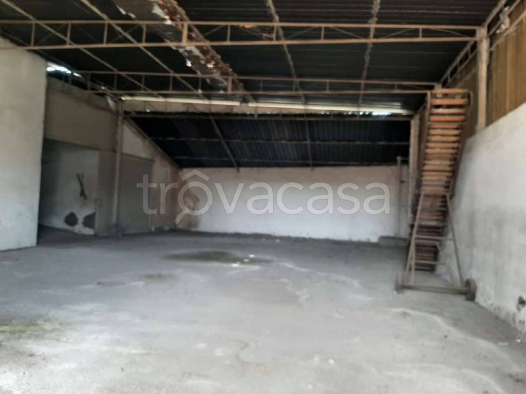 locale commerciale in affitto a Somma Vesuviana