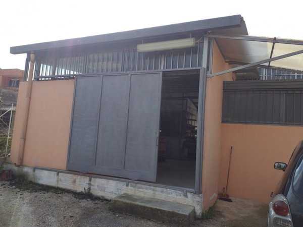 locale commerciale in affitto a Somma Vesuviana