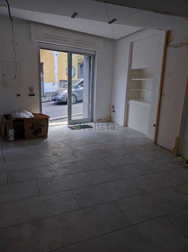 locale commerciale in affitto a Somma Vesuviana in zona Marigliano