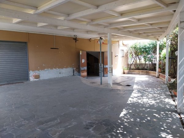 locale commerciale in affitto a Somma Vesuviana