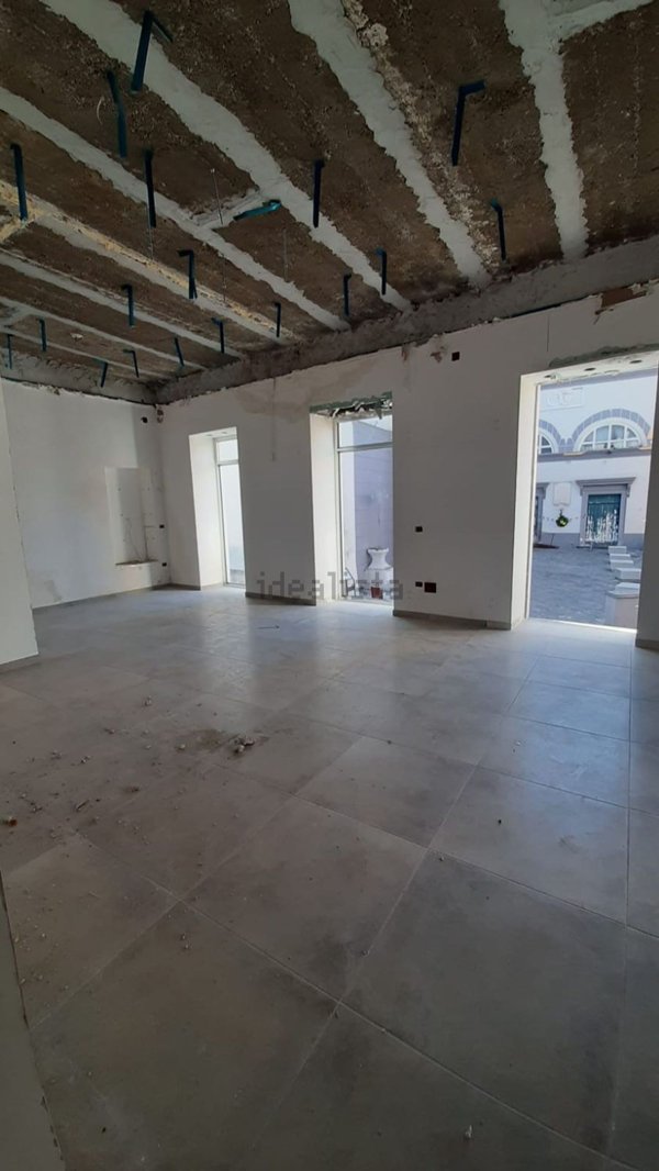 locale commerciale in affitto a Somma Vesuviana