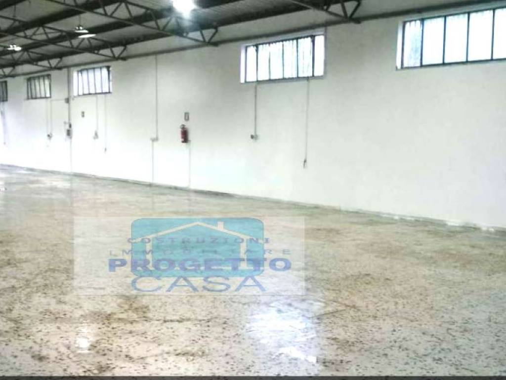 locale commerciale in affitto a Somma Vesuviana
