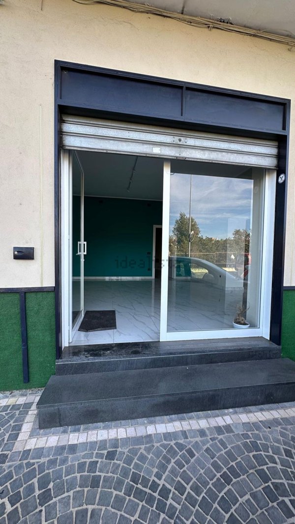 locale commerciale in affitto a Somma Vesuviana in zona Marigliano