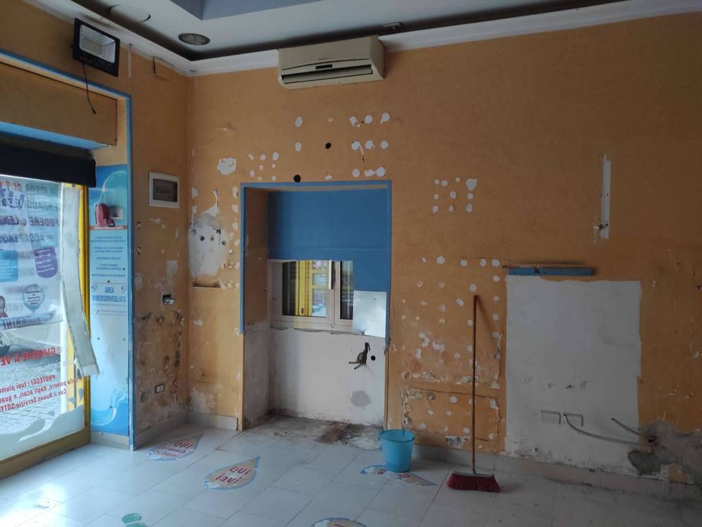 negozio in affitto a Somma Vesuviana in zona Mercato Vecchio