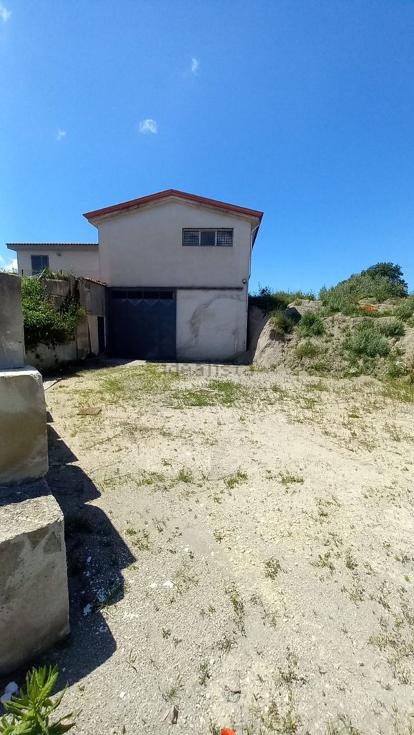 capannone in affitto a Somma Vesuviana in zona Santa Maria del Pozzo