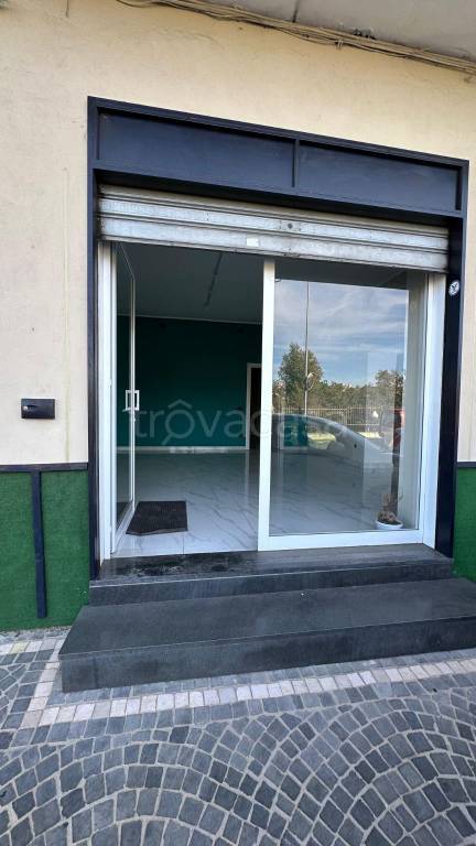 negozio in affitto a Somma Vesuviana in zona Marigliano