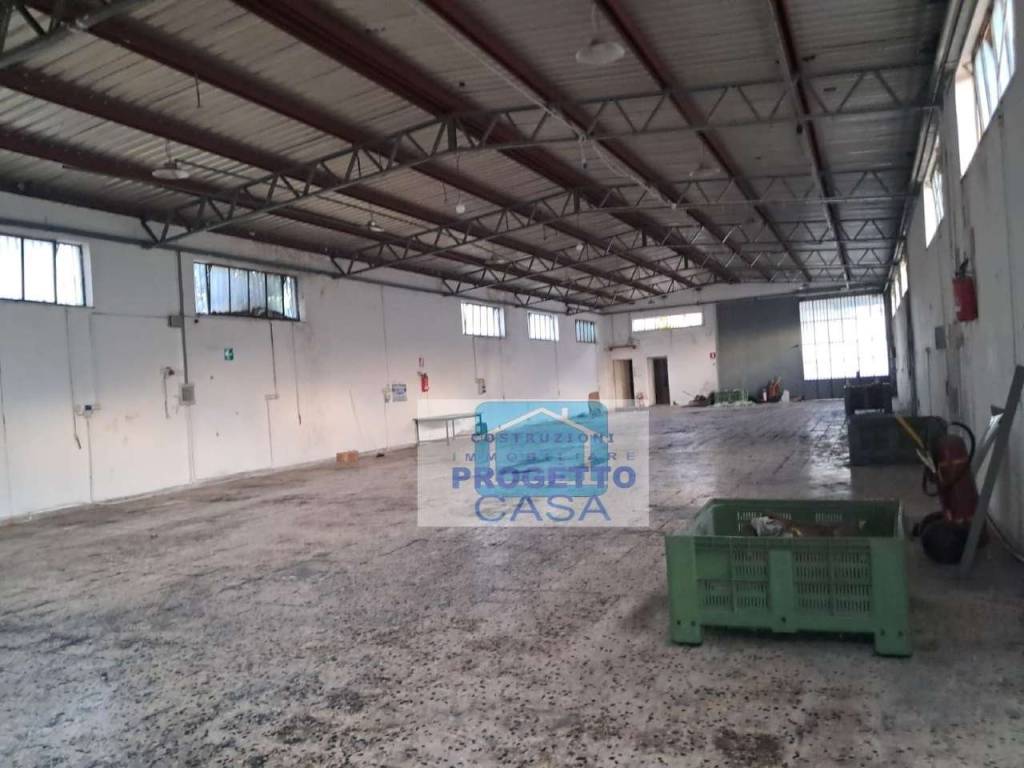 locale commerciale in affitto a Somma Vesuviana