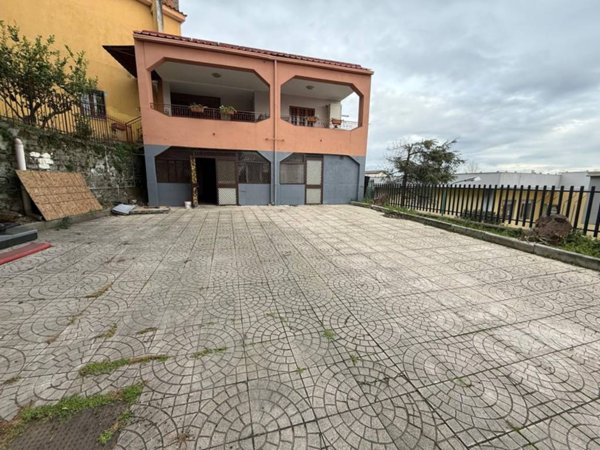 locale commerciale in affitto a Somma Vesuviana