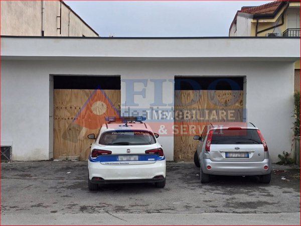 locale commerciale in affitto a Somma Vesuviana in zona Marigliano