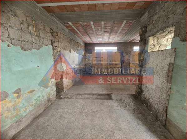 locale commerciale in affitto a Somma Vesuviana in zona Marigliano