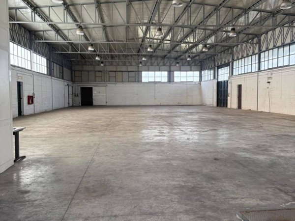 locale commerciale in affitto a Somma Vesuviana in zona Santa Maria del Pozzo